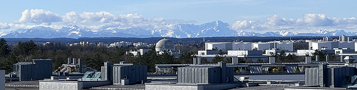 Fernblick auf die Alpen bei Föhn vom obersten Parkdeck der  neue P+R Anlage Neuperlach Süd  (©Foto: Martin Schmitz)